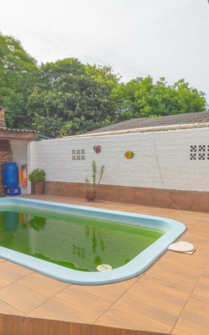 Casa à venda com 60m², 3 quartos e 2 vagas