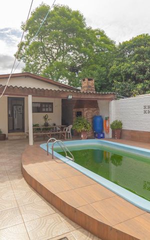 Casa à venda com 60m², 3 quartos e 2 vagas Casa à venda com 60m², 3 quartos e 2 vagasPiscina