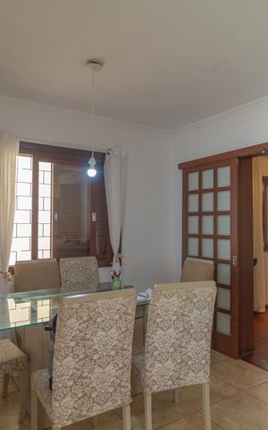 Casa à venda com 60m², 3 quartos e 2 vagas