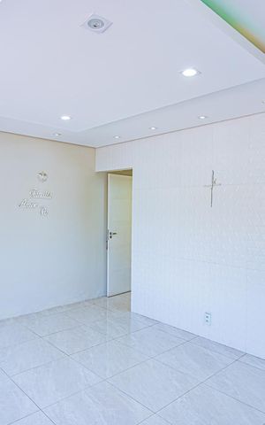 Casa à venda com 134m², 2 quartos e 2 vagas Casa à venda com 134m², 2 quartos e 2 vagasSala