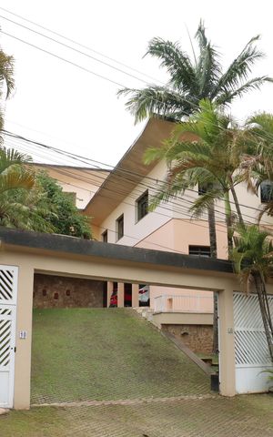 Casa de condomínio para alugar com 970m², 4 quartos e 8 vagasFachada