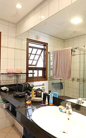 Casa à venda com 400m², 4 quartos e 2 vagasSuíte 2 Banheiro