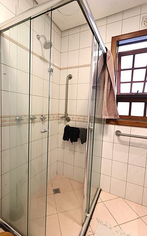 Casa à venda com 400m², 4 quartos e 2 vagasSuíte 2 Banheiro