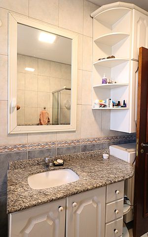 Casa à venda com 400m², 4 quartos e 2 vagasSuíte 1 Banheiro