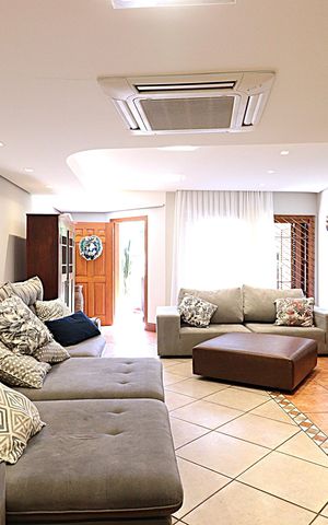 Casa à venda com 400m², 4 quartos e 2 vagasSala