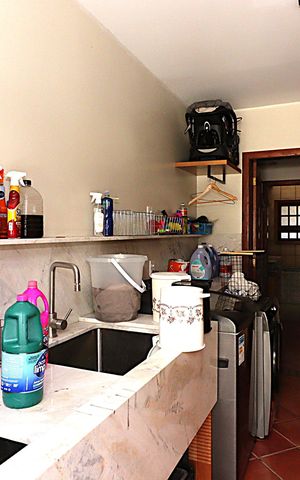 Casa à venda com 400m², 4 quartos e 2 vagasÁrea de Serviço