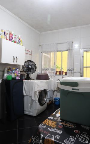 Casa à venda com 224m², 3 quartos e 3 vagasLavanderia