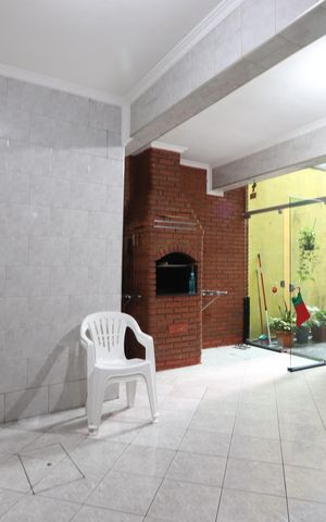 Casa à venda com 224m², 3 quartos e 3 vagasSala