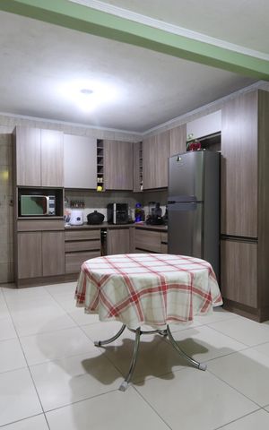 Casa à venda com 224m², 3 quartos e 3 vagasCozinha