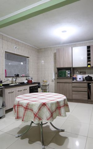 Casa à venda com 224m², 3 quartos e 3 vagasCozinha