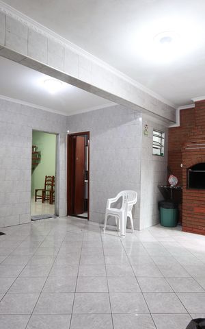 Casa à venda com 224m², 3 quartos e 3 vagasSala