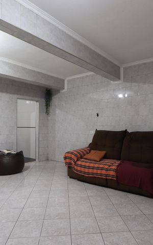 Casa à venda com 224m², 3 quartos e 3 vagasSala