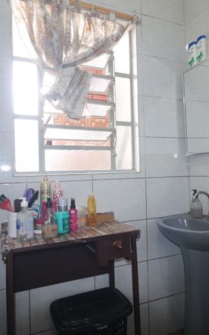 Casa à venda com 168m², 3 quartos e 3 vagasBanheiro 2