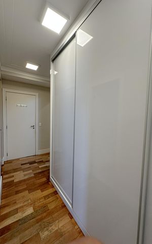 Apartamento à venda com 240m², 4 quartos e 4 vagas Apartamento à venda com 240m², 4 quartos e 4 vagasCloset Suíte Master
