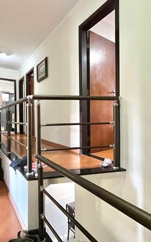 Casa à venda com 296m², 6 quartos e 3 vagas Casa à venda com 296m², 6 quartos e 3 vagasCorredor