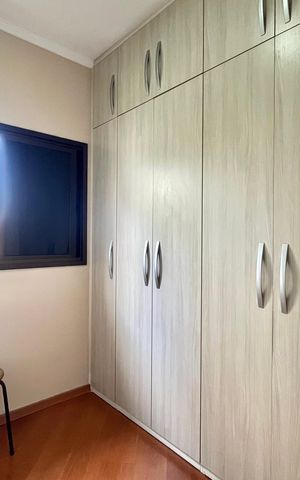 Casa à venda com 296m², 6 quartos e 3 vagas Casa à venda com 296m², 6 quartos e 3 vagasCloset da Suíte