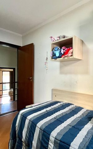 Casa à venda com 296m², 6 quartos e 3 vagas Casa à venda com 296m², 6 quartos e 3 vagasQuarto 5