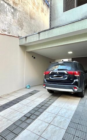 Casa à venda com 296m², 6 quartos e 3 vagas Casa à venda com 296m², 6 quartos e 3 vagasGaragem