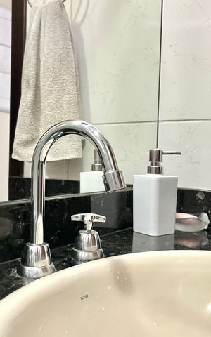 Casa à venda com 296m², 6 quartos e 3 vagas Casa à venda com 296m², 6 quartos e 3 vagasBanheiro Social