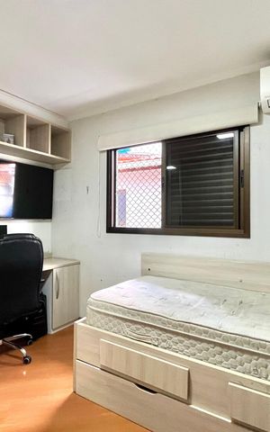 Casa à venda com 296m², 6 quartos e 3 vagas Casa à venda com 296m², 6 quartos e 3 vagasQuarto 3