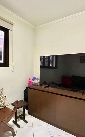 Casa à venda com 296m², 6 quartos e 3 vagas Casa à venda com 296m², 6 quartos e 3 vagasQuarto 6