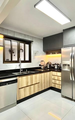 Casa à venda com 296m², 6 quartos e 3 vagas Casa à venda com 296m², 6 quartos e 3 vagasCozinha