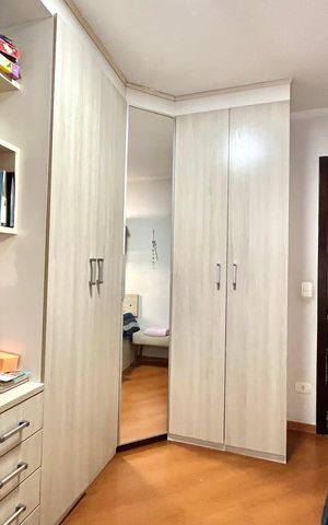 Casa à venda com 296m², 6 quartos e 3 vagas Casa à venda com 296m², 6 quartos e 3 vagasQuarto 5