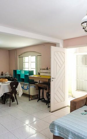 Casa à venda com 126m², 1 quarto e 2 vagasSala