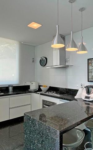 Casa de condomínio à venda com 359m², 4 quartos e 2 vagas