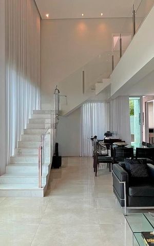 Casa de condomínio à venda com 359m², 4 quartos e 2 vagas