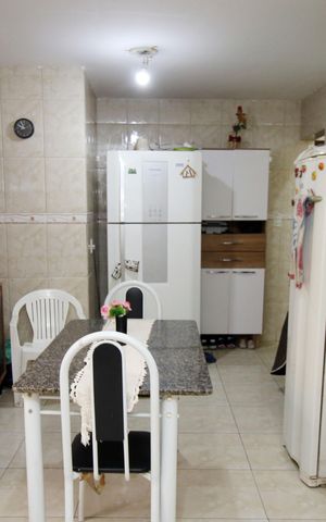 Casa à venda com 82m², 2 quartos e sem vaga Casa à venda com 82m², 2 quartos e sem vagaCozinha