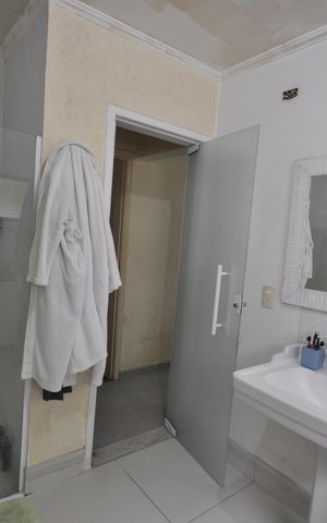 Casa à venda com 357m², 3 quartos e sem vagaBanheiro da Suíte 1