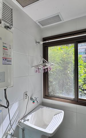Apartamento para alugar com 83m², 3 quartos e 1 vaga Apartamento para alugar com 83m², 3 quartos e 1 vagaCozinha e Área de Serviço