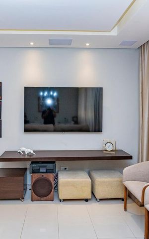 Apartamento à venda com 132m², 4 quartos e 3 vagas Apartamento à venda com 132m², 4 quartos e 3 vagasSala