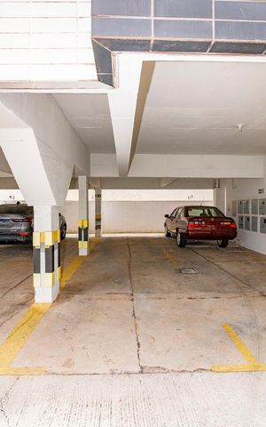 Apartamento à venda com 132m², 4 quartos e 3 vagas Apartamento à venda com 132m², 4 quartos e 3 vagasGaragem