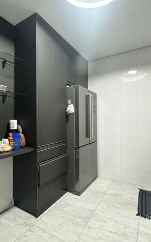 Apartamento à venda com 180m², 3 quartos e 3 vagas Apartamento à venda com 180m², 3 quartos e 3 vagascozinha