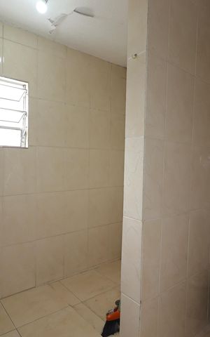 Casa à venda com 270m², 2 quartos e 4 vagasBanheiro da Suíte 2