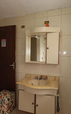 Casa à venda com 270m², 2 quartos e 4 vagasBanheiro da Suíte 2
