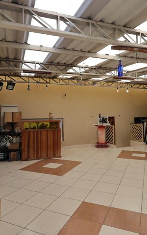 Casa à venda com 270m², 2 quartos e 4 vagasÁrea Gourmet