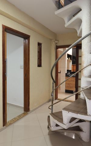 Casa à venda com 270m², 2 quartos e 4 vagasEscritório