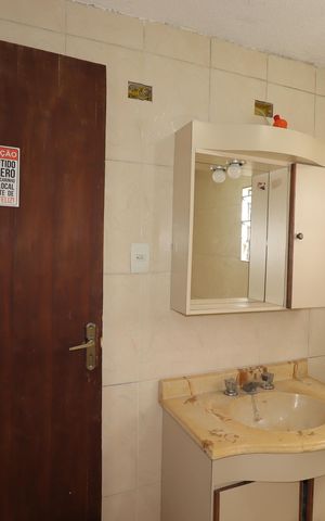 Casa à venda com 270m², 2 quartos e 4 vagasBanheiro da Suíte 2