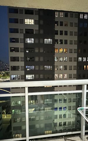 Apartamento à venda com 57m², 2 quartos e 1 vaga Apartamento à venda com 57m², 2 quartos e 1 vagaVaranda