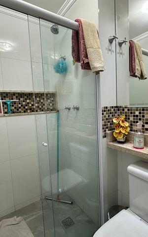 Apartamento à venda com 57m², 2 quartos e 1 vaga Apartamento à venda com 57m², 2 quartos e 1 vagaBanheiro
