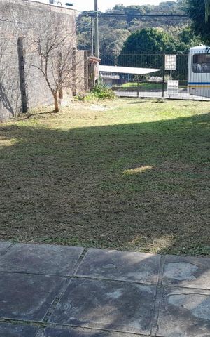 Casa à venda com 300m², 3 quartos e 1 vaga Casa à venda com 300m², 3 quartos e 1 vagaJardim/fachada