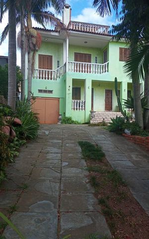Casa à venda com 300m², 3 quartos e 1 vaga Casa à venda com 300m², 3 quartos e 1 vagaJardim/fachada