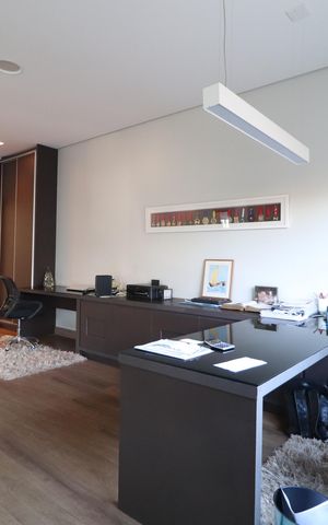 Casa de condomínio para alugar com 352m², 4 quartos e 2 vagasEscritório