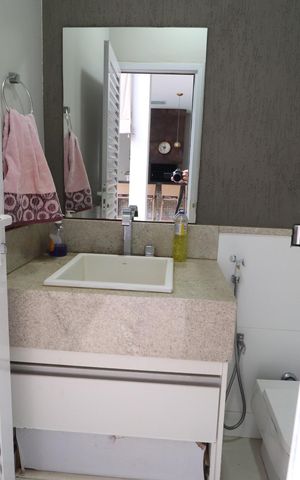 Casa de condomínio para alugar com 352m², 4 quartos e 2 vagasBanheiro Social