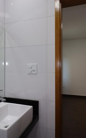 Casa à venda com 131m², 3 quartos e 4 vagasBanheiro da Suíte 1