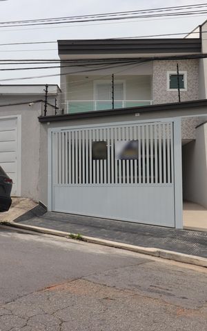 Casa à venda com 131m², 3 quartos e 4 vagasFachada