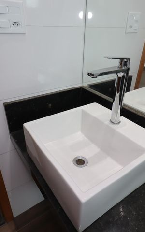 Casa à venda com 131m², 3 quartos e 4 vagasBanheiro da Suíte 3 - Pia